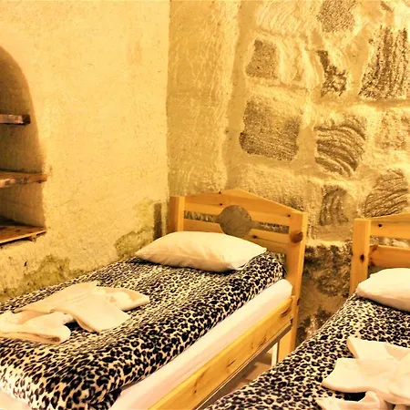 Natureland Cave Bed & Breakfast *