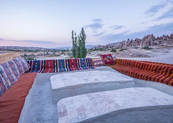 Natureland Cave Bed & Breakfast *