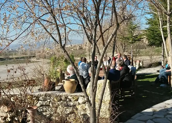 Natureland Cave Bed & Breakfast *