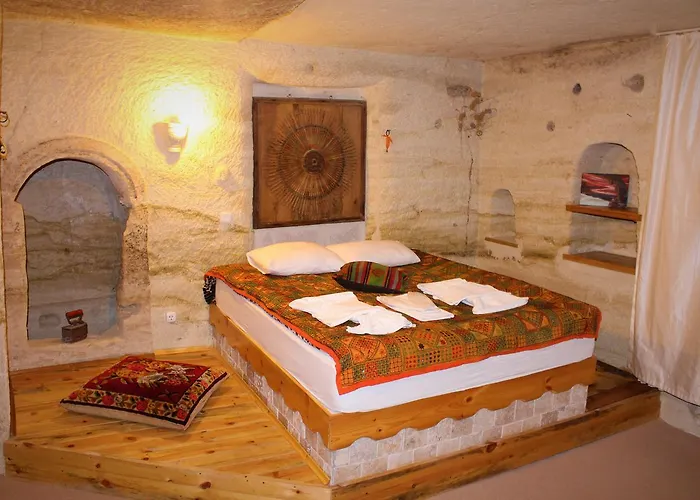 Natureland Cave Bed & Breakfast *